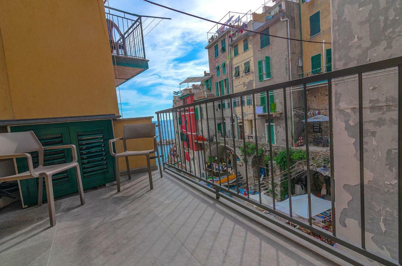 Sergeant First Class Riomaggiore Exterior foto
